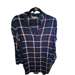 BB Dakota Long Green Flannel Top. Sz. M